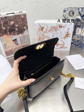 Load image into Gallery viewer, DR278 30 Montaigne Avenue Bag / 9 x 5 x 2.5 inches