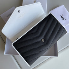 Load image into Gallery viewer, YSK177 Wallet in Grain De Poudre Embossed Leather