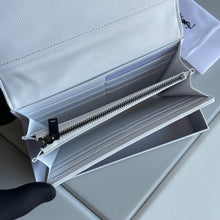 Load image into Gallery viewer, YSK177 Wallet in Grain De Poudre Embossed Leather