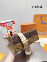 Load image into Gallery viewer, LB772 OnTheGo PM / 9.8 x 7.5 x 4.5 inches