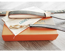 Load image into Gallery viewer, JW604 LB Dog Collar / Traction Rope