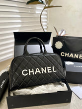 Load image into Gallery viewer, CC636 Vintage Handbag / 10.6x7.9inch