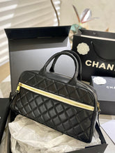 Load image into Gallery viewer, CC636 Vintage Handbag / 10.6x7.9inch