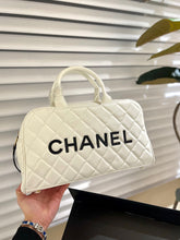 Load image into Gallery viewer, CC636 Vintage Handbag / 10.6x7.9inch