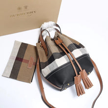 Load image into Gallery viewer, BUR091 Canvas Small Shoulder bag / Size: 7.1x6.3x11inch