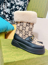 Load image into Gallery viewer, SE944 Women's GG Shearling Boot / Size5-10