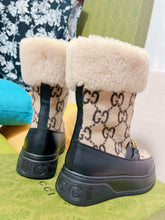Load image into Gallery viewer, SE944 Women's GG Shearling Boot / Size5-10