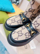 Load image into Gallery viewer, SE944 Women's GG Shearling Boot / Size5-10