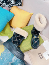 Load image into Gallery viewer, SE944 Women's GG Shearling Boot / Size5-10