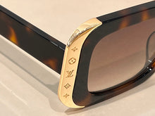 Load image into Gallery viewer, JW607 LB Moon Square Sunglasses / 53x17x145cm