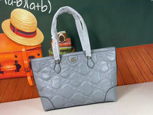 Load image into Gallery viewer, GC459 GG Matelassé Medium Tote / 15"W x 11"H x 5.5"D