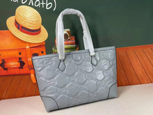 Load image into Gallery viewer, GC459 GG Matelassé Medium Tote / 15"W x 11"H x 5.5"D