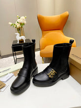 Load image into Gallery viewer, SE967 Burberry Monogram Motif Leather Chelsea Boots / Size5-10