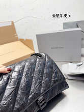 Load image into Gallery viewer, BCG040 Women's Crush Medium Chain Bag Quilted / L12,2 x H7,8 x W2,7 inch