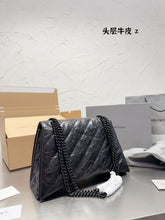 Load image into Gallery viewer, BCG040 Women's Crush Medium Chain Bag Quilted / L12,2 x H7,8 x W2,7 inch