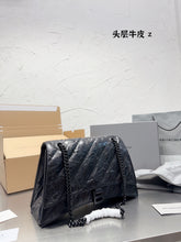 Load image into Gallery viewer, BCG040 Women's Crush Medium Chain Bag Quilted / L12,2 x H7,8 x W2,7 inch