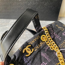 Load image into Gallery viewer, CC550 Shoulder Bag / 15x16.1inch