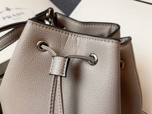 Load image into Gallery viewer, PD176 Leather bucket bag / 7.9x9.8x5.5inch