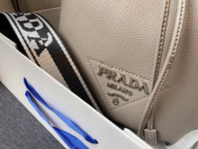 Load image into Gallery viewer, PD176 Leather bucket bag / 7.9x9.8x5.5inch