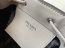 Load image into Gallery viewer, PD176 Leather bucket bag / 7.9x9.8x5.5inch