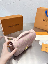 Load image into Gallery viewer, LB694 2022 Pochette Metis Handbag / 9.8 x 7.5 x 2.8 inches