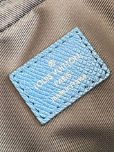 Load image into Gallery viewer, MBG032 Duo Messenger / HIGHEST QUALITY VERSION / 10.2 x 7.3 x 2 inches