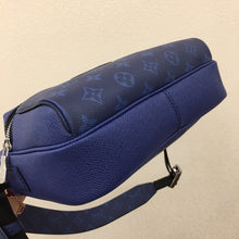 Load image into Gallery viewer, MBG031 Outdoor Messenger / HIGHEST QUALITY VERSION / 10.2 x 7.9 x 4.1 inches