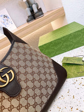 Load image into Gallery viewer, GC445 Aphrodite large shoulder bag / 18.5"W x 17"H x 1.1"D