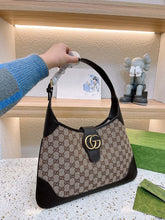 Load image into Gallery viewer, GC445 Aphrodite large shoulder bag / 18.5"W x 17"H x 1.1"D