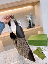 Load image into Gallery viewer, GC445 Aphrodite large shoulder bag / 18.5"W x 17"H x 1.1"D