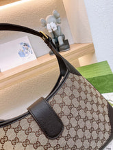 Load image into Gallery viewer, GC445 Aphrodite large shoulder bag / 18.5"W x 17"H x 1.1"D