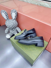 Load image into Gallery viewer, SE972 Women's loafer with Interlocking GG / Size5-9