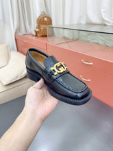 Load image into Gallery viewer, SE972 Women's loafer with Interlocking GG / Size5-9