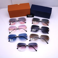 Load image into Gallery viewer, JW623 LB Petal Cat Eye Sunglasses