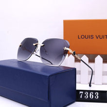 Load image into Gallery viewer, JW623 LB Petal Cat Eye Sunglasses