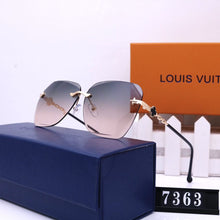 Load image into Gallery viewer, JW623 LB Petal Cat Eye Sunglasses