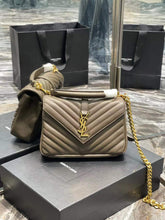 Load image into Gallery viewer, YSK206 college medium chain bag in quilted leather / 9.4 x 6.7 x 2.6 inches