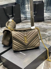 Load image into Gallery viewer, YSK206 college medium chain bag in quilted leather / 9.4 x 6.7 x 2.6 inches