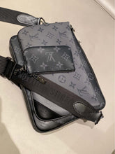 Load image into Gallery viewer, MBG032 Duo Messenger / HIGHEST QUALITY VERSION / 10.2 x 7.3 x 2 inches