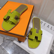 Load image into Gallery viewer, SE876 H Paint Leather Slippers / Size4-11