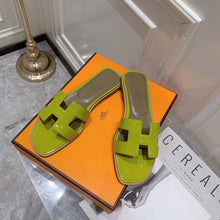 Load image into Gallery viewer, SE876 H Paint Leather Slippers / Size4-11