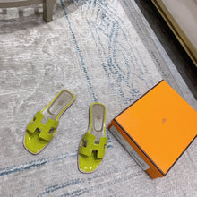 Load image into Gallery viewer, SE876 H Paint Leather Slippers / Size4-11