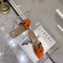 Load image into Gallery viewer, SE877 H Paint Leather Slippers / Size4-11