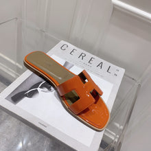 Load image into Gallery viewer, SE877 H Paint Leather Slippers / Size4-11