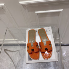 Load image into Gallery viewer, SE877 H Paint Leather Slippers / Size4-11