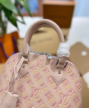 Load image into Gallery viewer, LB721 Alma BB / 9.3 x 6.9 x 4.5 inches