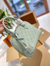 Load image into Gallery viewer, LB721 Alma BB / 9.3 x 6.9 x 4.5 inches