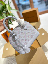 Load image into Gallery viewer, LB721 Alma BB / 9.3 x 6.9 x 4.5 inches