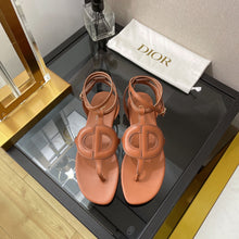 Load image into Gallery viewer, SE843 DR D-Club Sandals / Size4-11