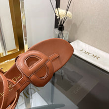 Load image into Gallery viewer, SE843 DR D-Club Sandals / Size4-11